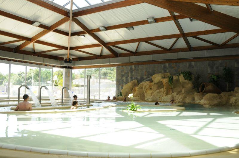 piscine hydrothérapie 6 wellness-binnenbad nouvelle aquitaine